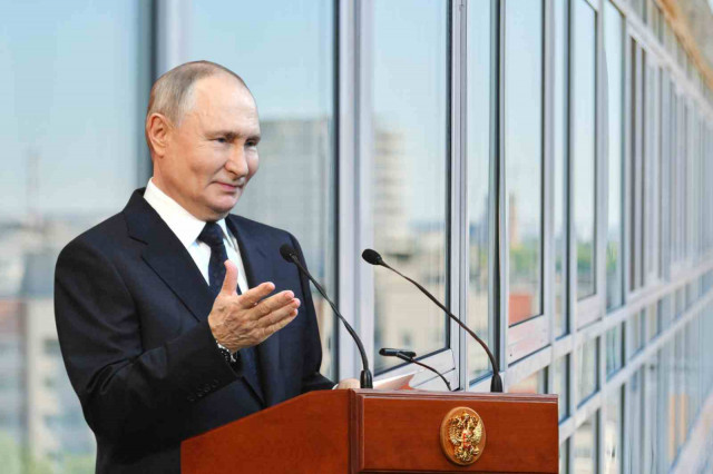 Un cantant opositor a Putin cau des d'una finestra després de donar diners a Ucraïna