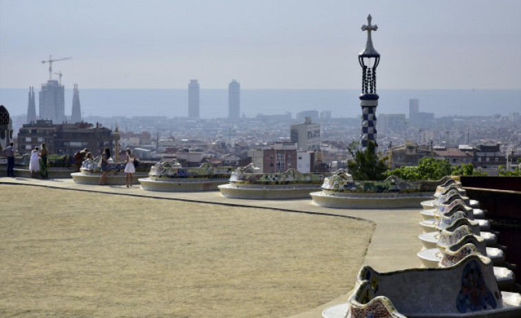 Élite Taxi proposa tornar a prestar servei als veïns del Park Güell de Barcelona després de 4 mesos