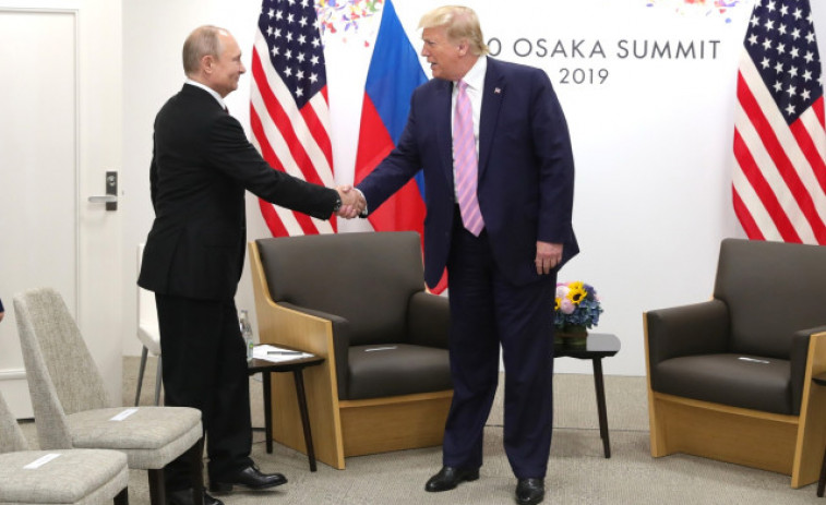 El Kremlin guarda un silenci escrupolós sobre les converses en curs entre Trump i Putin