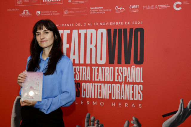 EuropaPress 6326748 laura garmo gana vi premio sgae teatro ana diosdado 2024 madre no existe