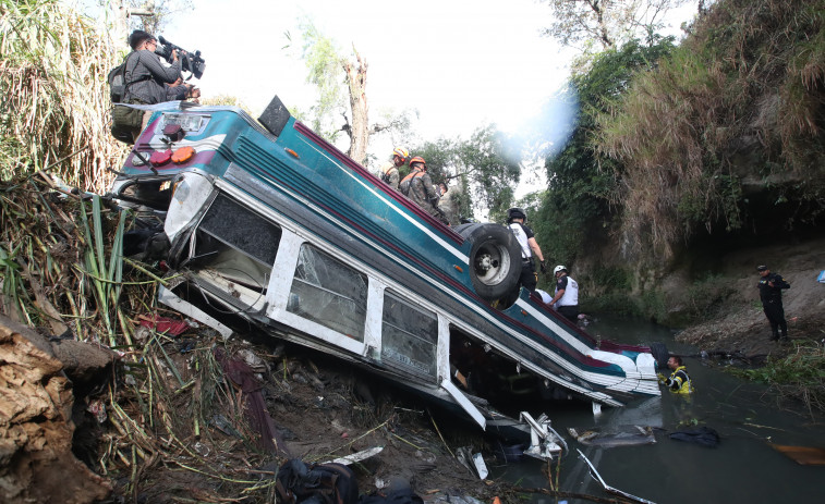 Almenys 54 morts a Guatemala per un accident d'autobús