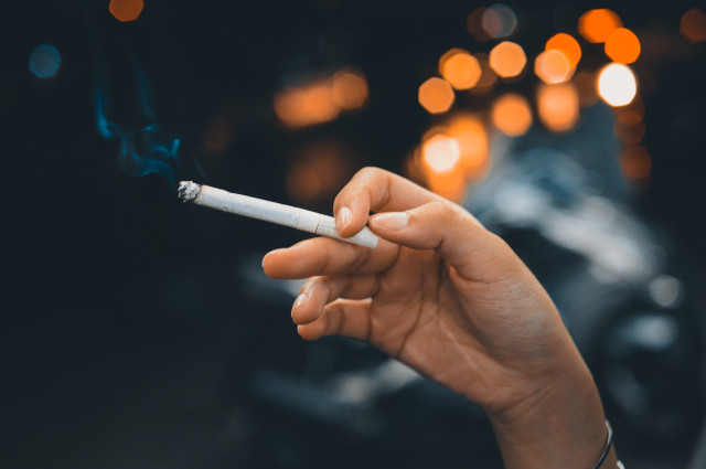 Fumar davant dels teus fills té conseqüències per al seu ADN