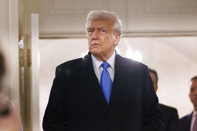 Trump redobla la seva aposta: amenaça el Canadà i Mèxic amb aranzels del 50% per a alumini i acer