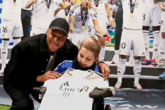 Mor el petit Lorenzo després de complir el seu somni de conèixer Mbappé