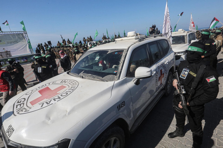 Sisè intercanvi, Hamas allibera tres ostatges israelins dins el pacte de 