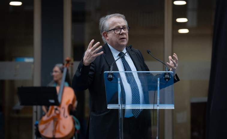 El Col·legi de Metges de Barcelona veu consens polític per a recuperar l'excel·lència del sistema de salut