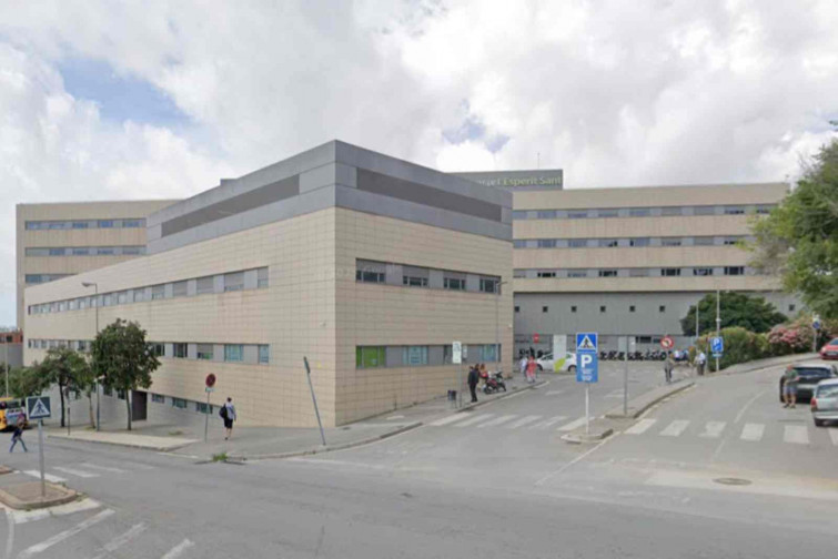 Dimiteix el cap d'Urgències d'un hospital de Santa Coloma després de ser acusat d'abús de poder