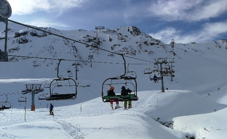 Vols anar a esquiar als Alps o altres serres estrangeres? Una companyia et dona els millors consells