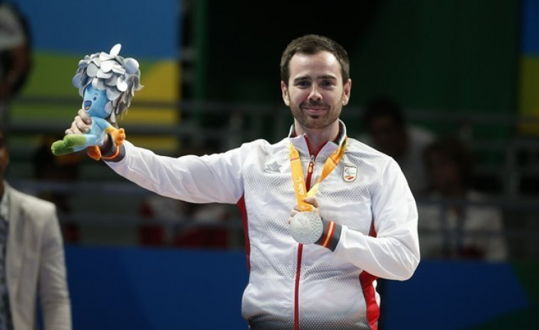 Valera, plata en la classe 6 de tennis taula