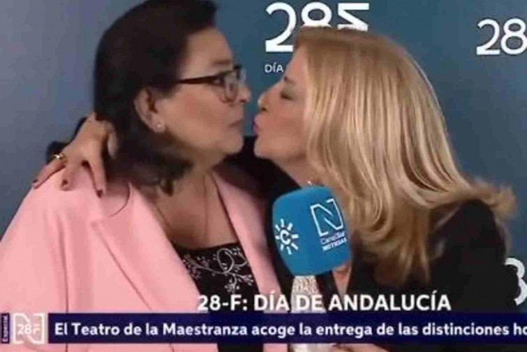 VÍDEO | La impressionant cobra de María del Monte a la seva dona Inmaculada Casal en ple directe