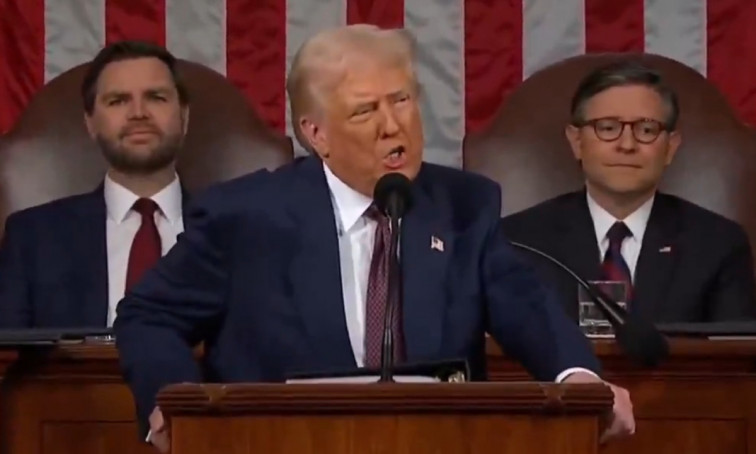 Trump amenaça l'economia global amb aranzeles de 25% per als cotxes importats
