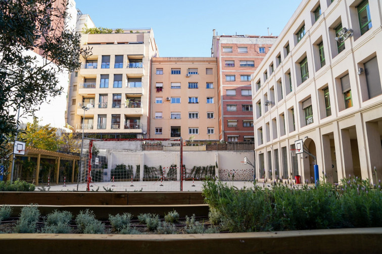 L'Ajuntament de Barcelona celebra l'exempció dels patis escolars dels límits de soroll