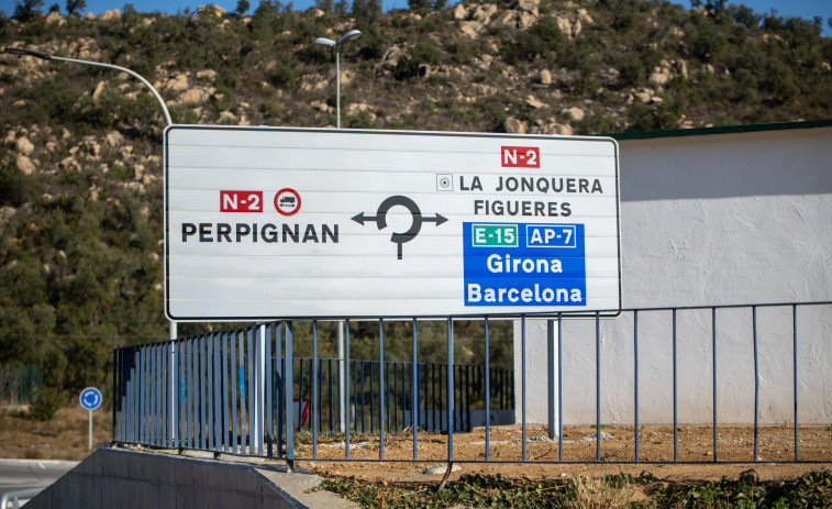 Polèmica a La Jonquera: el radar que acumula 50.000 multes es queda