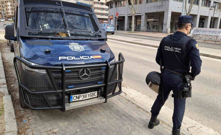 Heroi anònim! Un home troba 19.000 euros a les escombraries i els retorna a la Policia