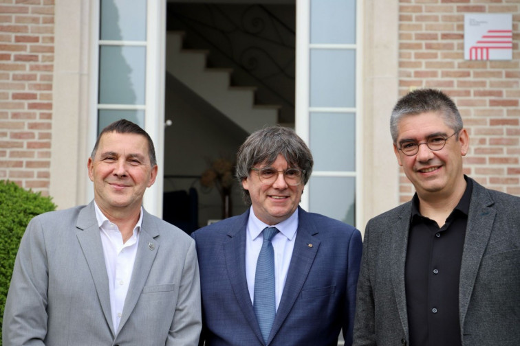Puigdemont i Otegi es comprometen a Waterloo a treballar 