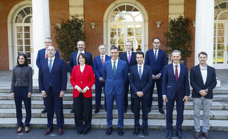 Ronda de contactes de Sánchez amb empreses per a planificar l'increment de la despesa militar a Espanya