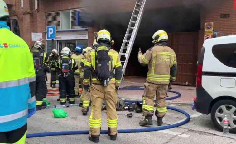 Dos bombers moren en l'incendi d'un pàrquing a Alcorcón (Madrid)