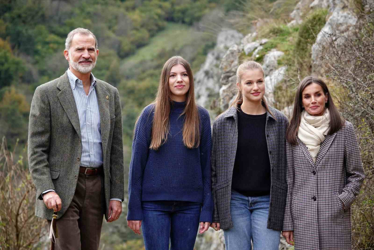 Rey Felipe VI; la Infanta Sofía; la Princesa Leonor, y la Reina Letizia