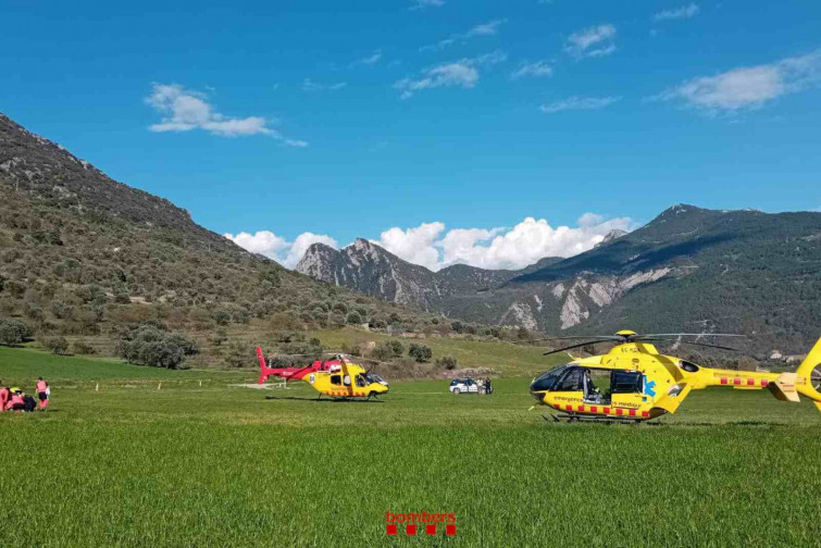 Ferit greu després d'un accident de parapent a Organyà: rescat d'emergència amb helicòpter i grua