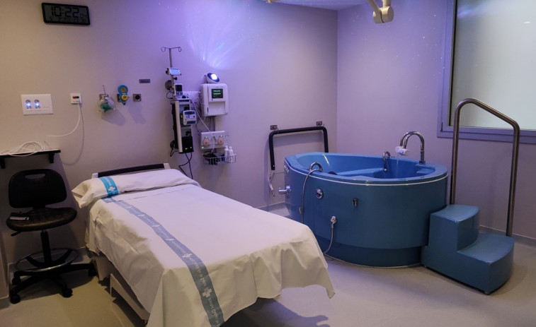 L'Hospital Trueta de Girona incorpora una banyera de hidroterapia per a parts en l'aigua