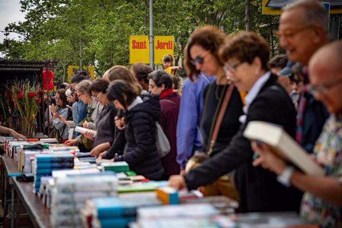 Sant Jordi 2025: 10 llibres que no pots deixar passar en la festa més literària de Catalunya