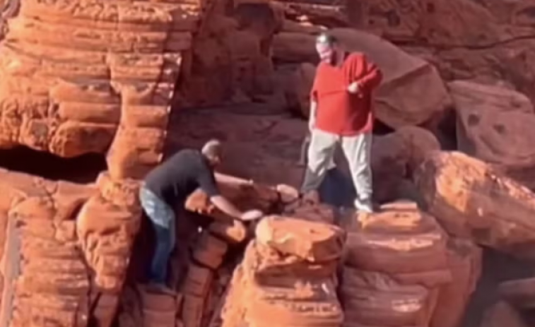 VÍDEO | Destrossen una roca mil·lenària i ara s'enfronten a 10 anys de presó i 100.000€ de multa