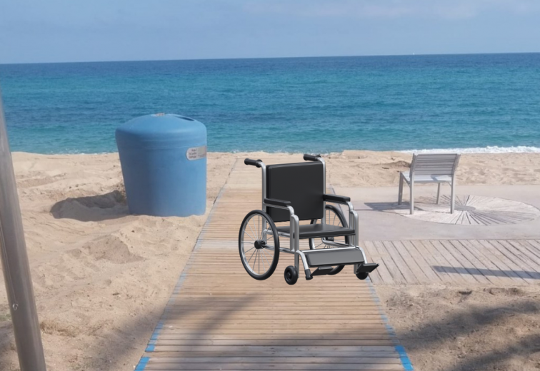 Les platges de Badalona, adaptades: ajuda perquè les persones amb diversitat funcional puguin banyar-se