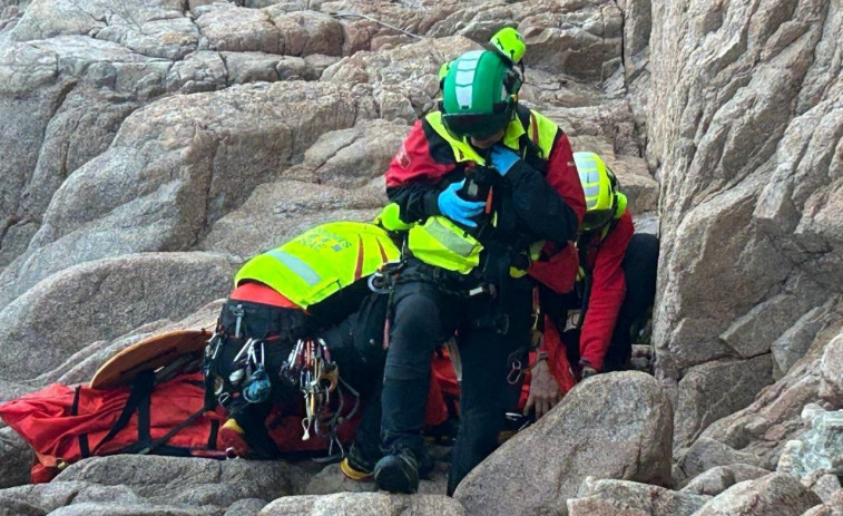 Rescatat un jove que va caure des d'uns 9 metres a unes roques a Sant Feliu de Guíxols