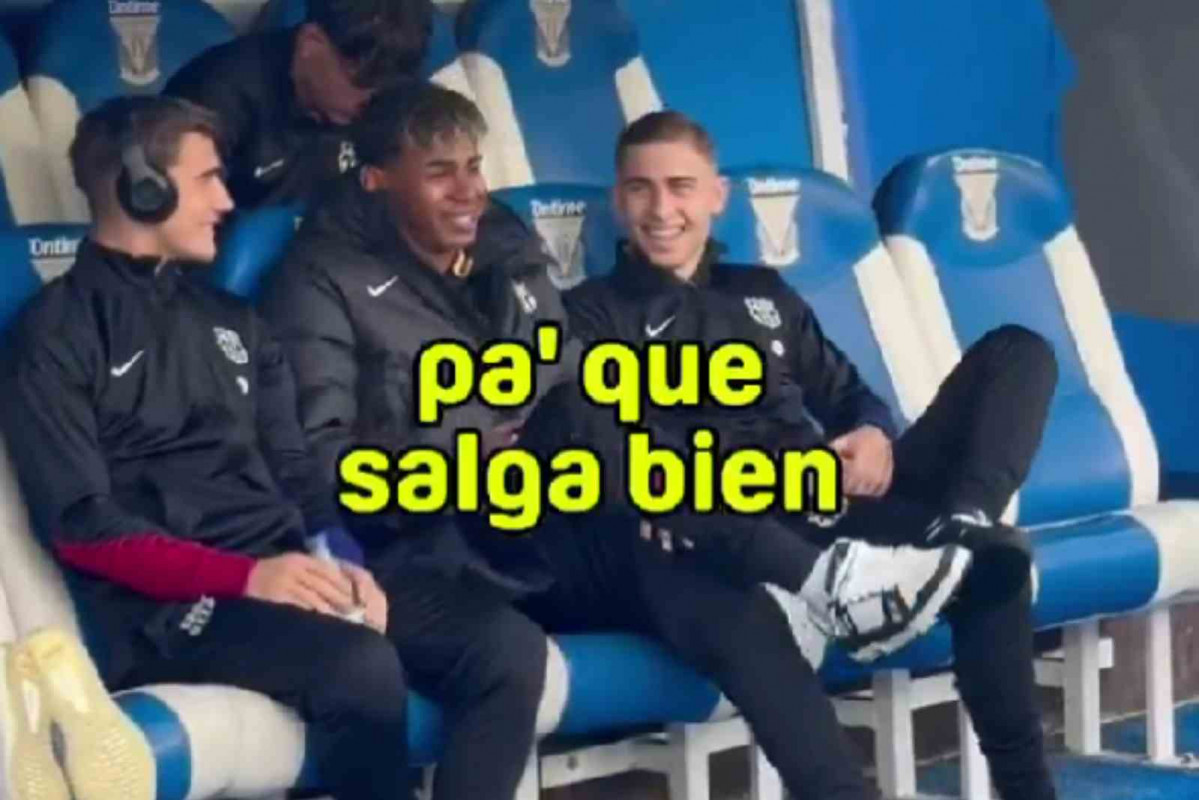 Lamine Yamal y Gavi en el banquillo