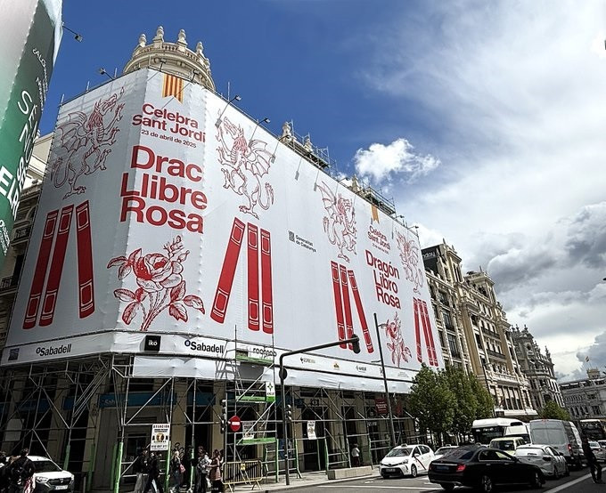EuropaPress 6648684 govern instala gran via madrid lona celebrar sant jordi
