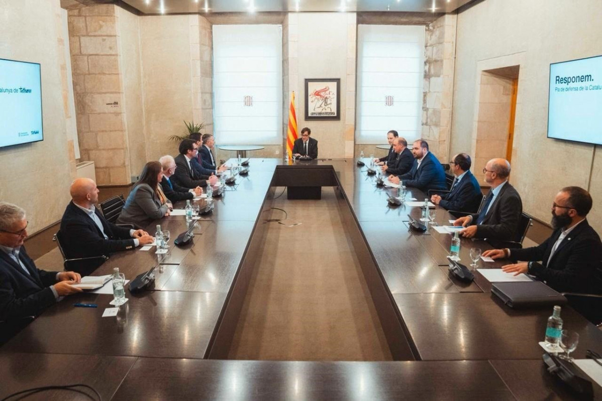 EuropaPress 6648924 presidente generalitat salvador illa reune sector automovilistico abordar