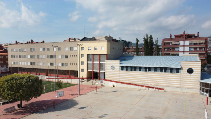 Centenars de pares denuncien adoctrinament ultracatòlic en una escola concertada de Terrassa