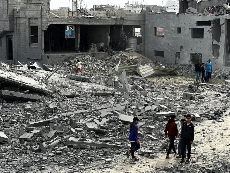 Almenys 24 morts en atacs israelians a Gaza, cinc d'una mateixa família