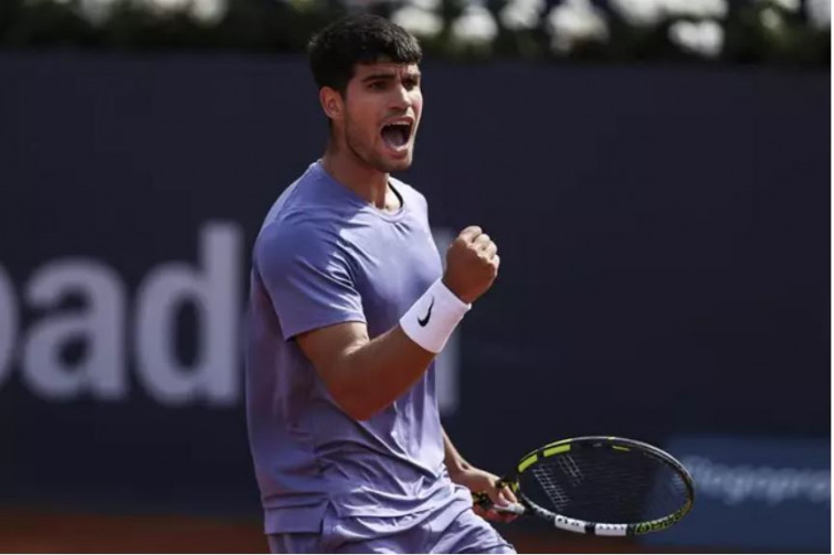 Alcaraz tomba a De Miñaur i passa a semifinals del Godó