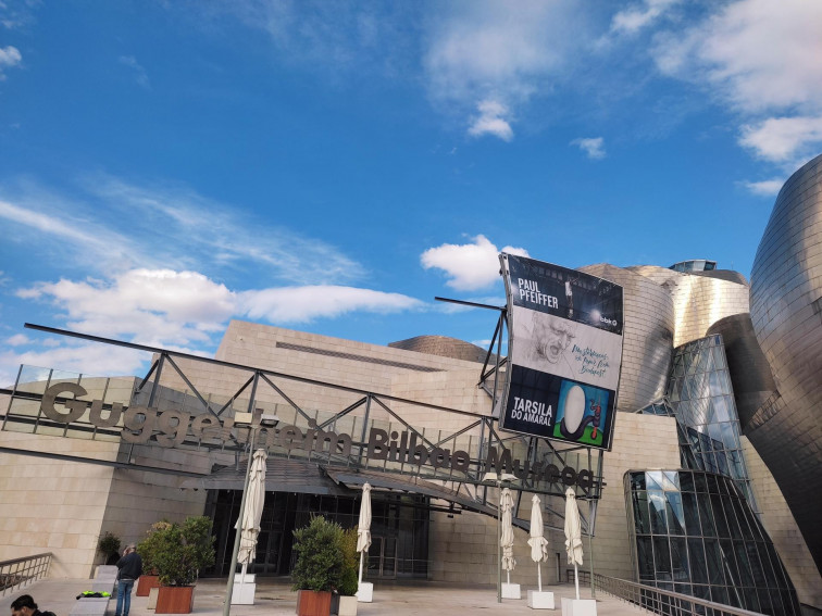 Falsa alarma al Guggenheim Bilbao: reobre després de l'ensurt per un paquet sospitós