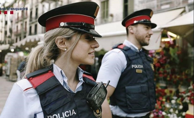 Els Mossos reforcen la seva presència en la 'Superilla Literària' de Sant Jordi a Barcelona