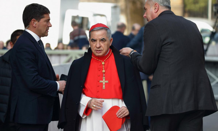 Perilla el conclau? El cardenal Becciu desafia al Vaticà i reclama el seu dret de vot