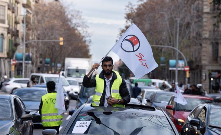 El sector VTC es mobilitza a Barcelona contra la nova llei catalana de transport: “Ens juguem el pa de 4.000 famílies”