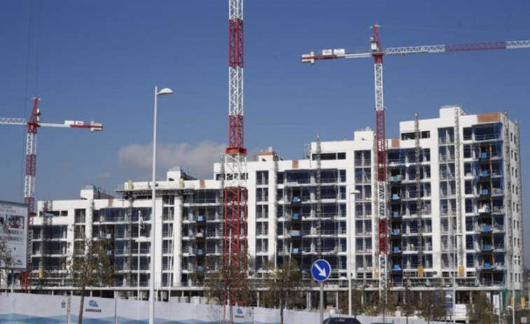 Demanen que la Generalitat destini 850 milions d'euros a habitatge protegit