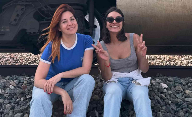 VÍDEO | El xou d'Ana Guerra i Leire Martínez després de quedar atrapades en un tren per l'apagada
