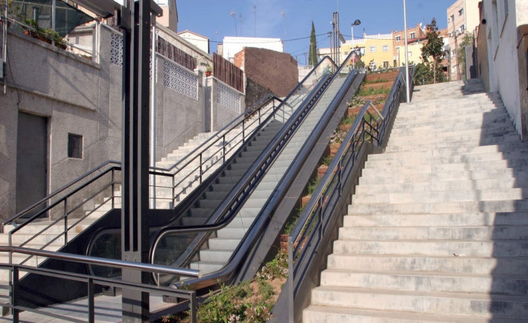 Santa Coloma de Gramenet treballa a restablir 16 escales mecàniques després de l'apagada