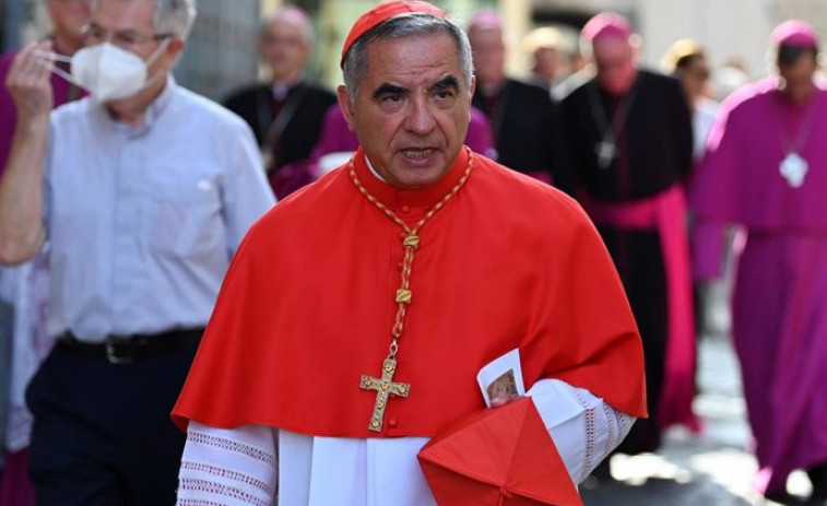 El cardenal Becciu acata al Papa Francesc i s'aparta del Conclave malgrat defensar la seva innocència