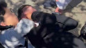 VÍDEO | Un turista xinès frustra un robatori a Barcelona i es converteix en heroi