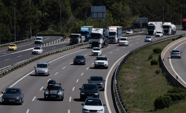 Retencions de 7 quilòmetres i un carril obert a la AP-7 a Altafulla
