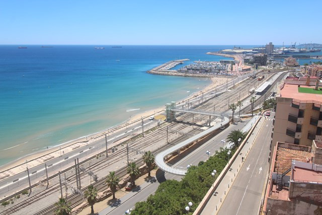 Alerta ambiental a Tarragona: la Pineda es converteix en la platja més contaminada de Catalunya
