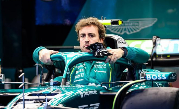 Fernando Alonso, atrapat en el fons de la graella amb un Aston Martin sense rumb