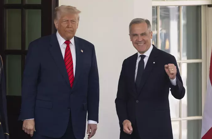 Xoc diplomàtic entre Trump i Carney: “el Canadà no està en venda” enfront de “mai diguis mai”