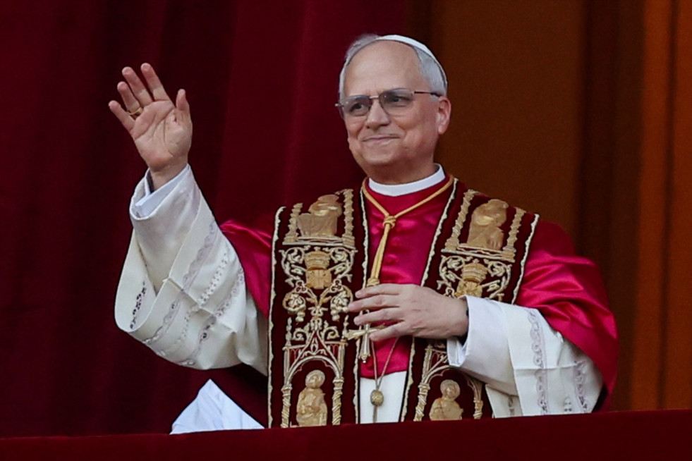 EuropaPress 6709423 may 2025 rome italy the new pontiff appears on the central balcony of st