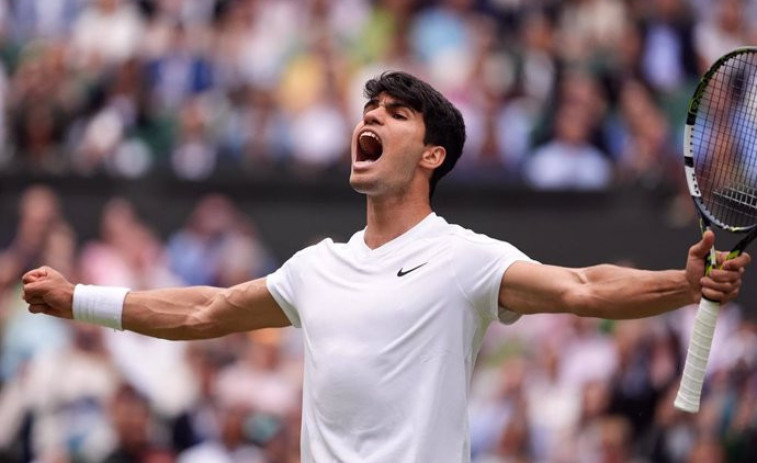Carlos Alcaraz torna amb força a Roma després de la seva lesió i supera amb autoritat a Lajovic