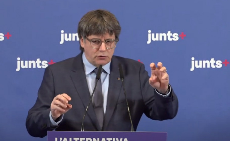 Puigdemont es defensa atacant: denuncia una 